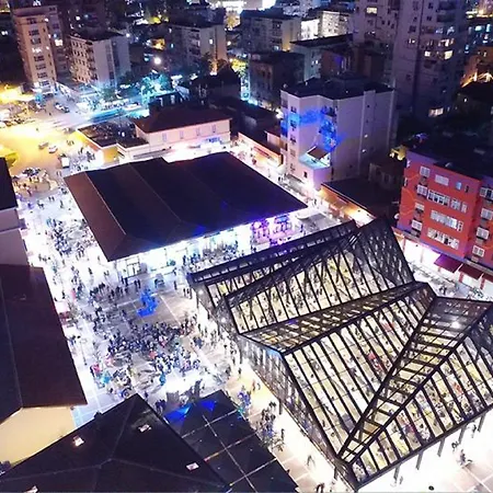 奥斯特利亚酒店 4* 地拉那