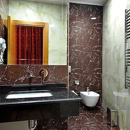 فندق اوستريا 4*