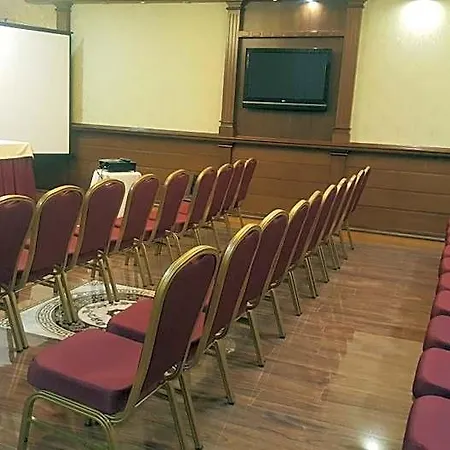 فندق اوستريا 4*