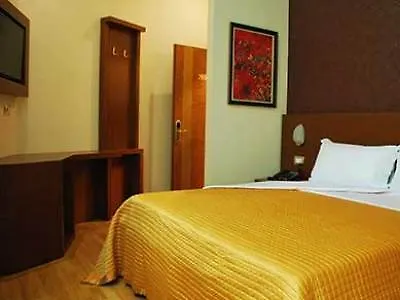 Hotel Austria 4* Tirana